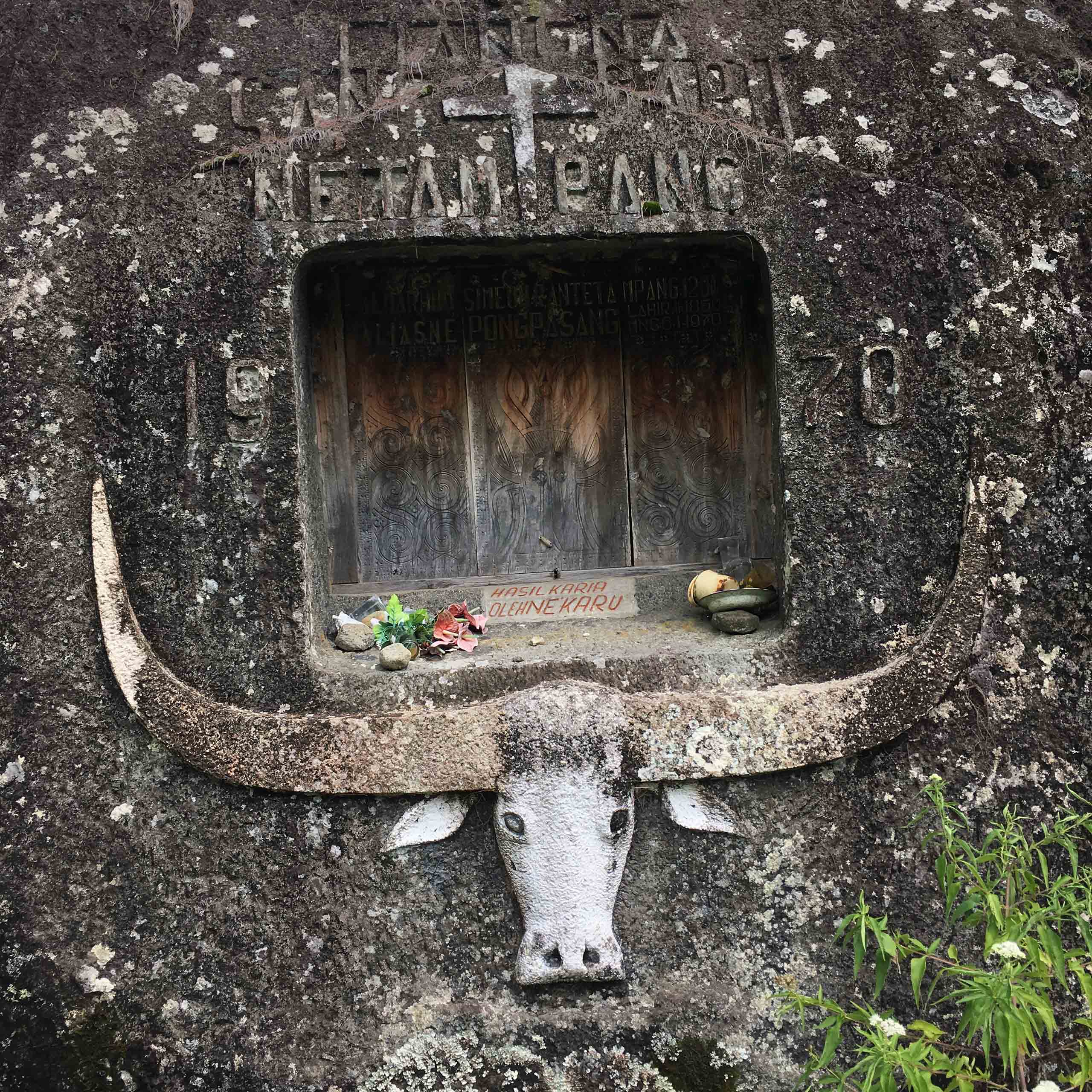 Le rite funéraire — la mort comme théâtre social