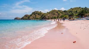 Lombok Pink Beach, Pantai Tangsi
