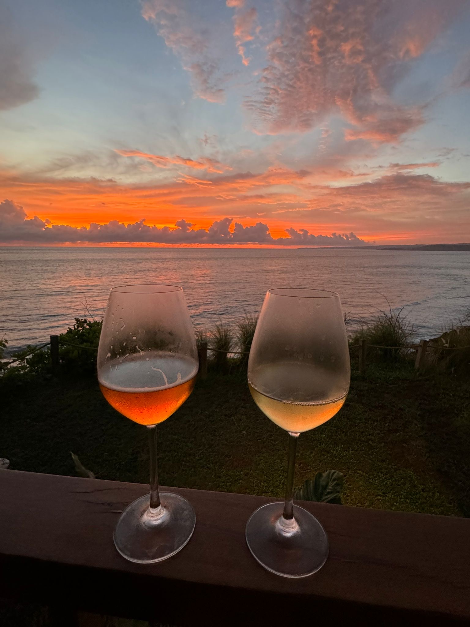 Dégustation de vin au coucher de soleil