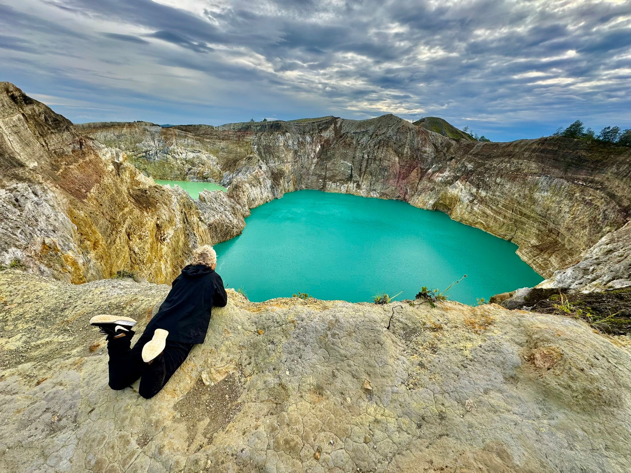 Voyageurs à Kelimutu à Flores